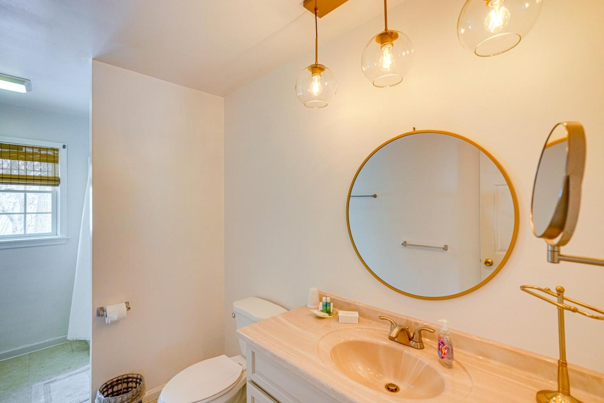 Private Guest House In Dtwn Lenox, Walk To Dining! Exterior foto
