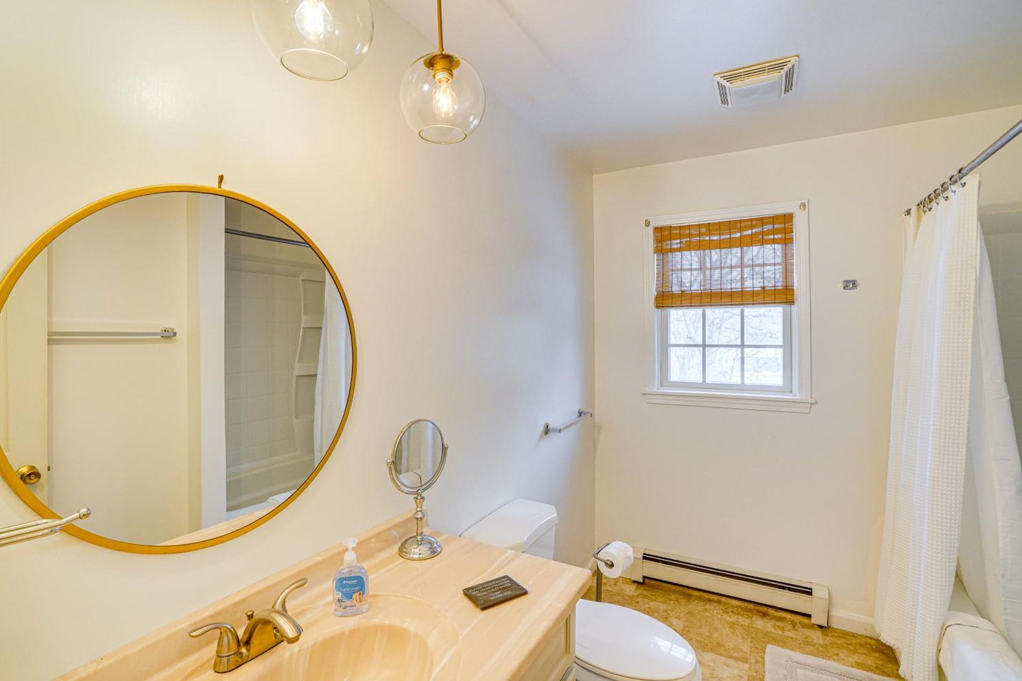 Private Guest House In Dtwn Lenox, Walk To Dining! Exterior foto