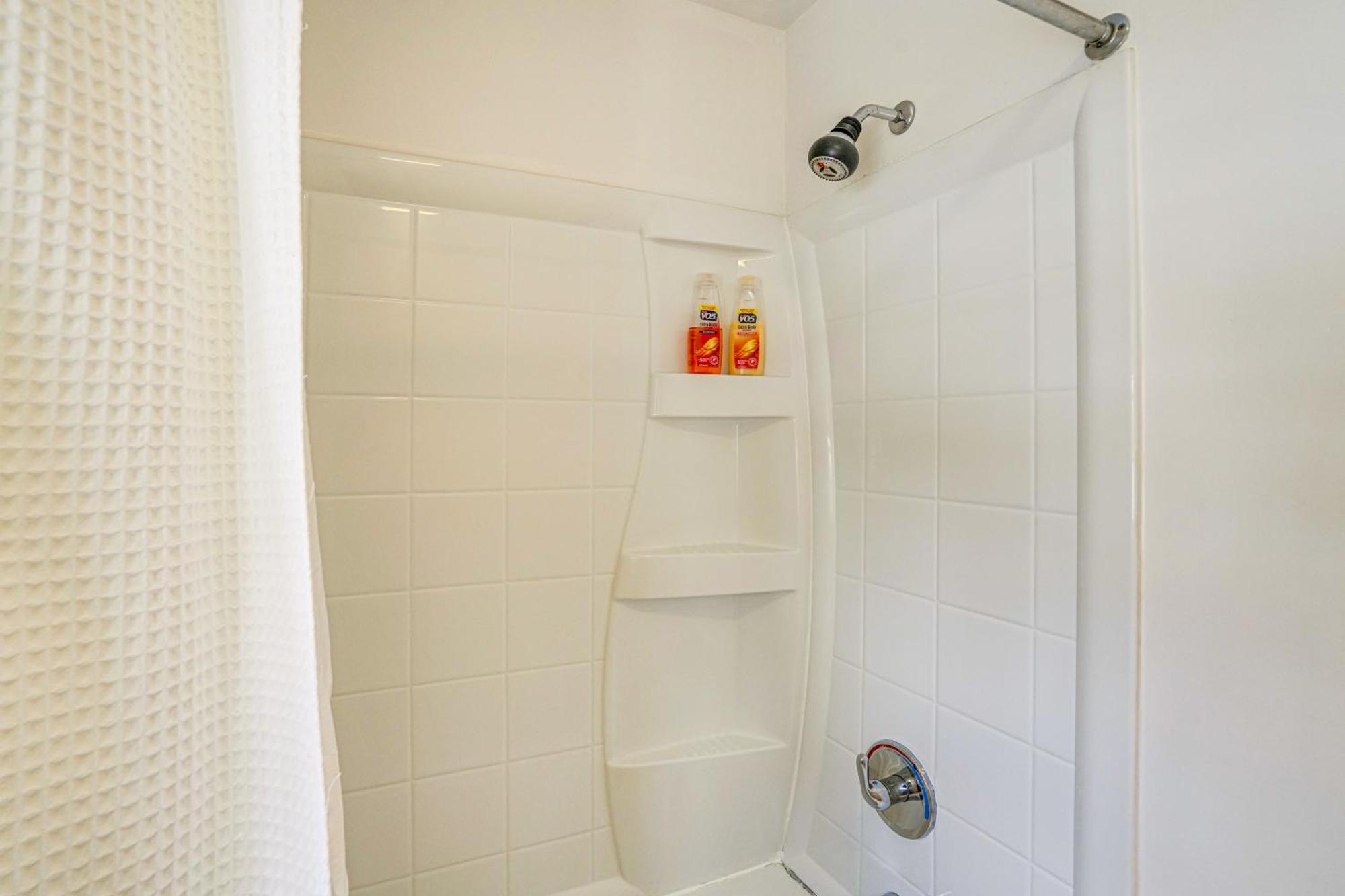 Private Guest House In Dtwn Lenox, Walk To Dining! Exterior foto